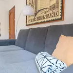 Junto A La Universidad Y La Catedral *