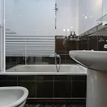 Junto A La Universidad Y La Catedral