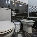 Junto A La Universidad Y La Catedral