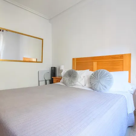 Junto A La Universidad Y La Catedral * Salamanka