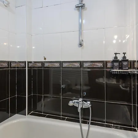 Junto A La Universidad Y La Catedral Salamanka