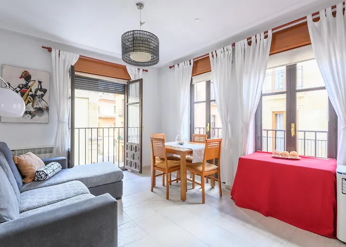 Junto A La Universidad Y La Catedral * Salamanca