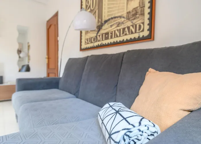 Junto A La Universidad Y La Catedral *