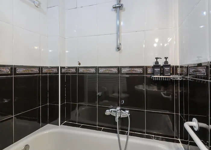 Junto A La Universidad Y La Catedral Salamanca